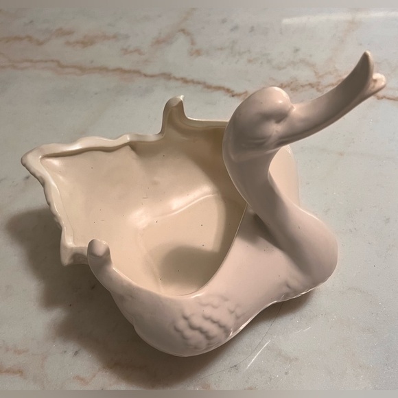Vintage Hull Pottery USA Happy Duck Swan Planter # 23 Matte White Glaze - Picture 3 of 9